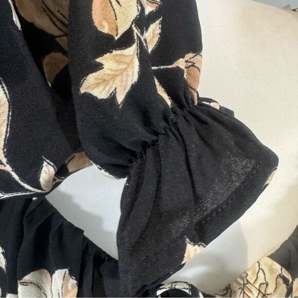 Black and ivory long sleeve corset top tiered floral ruffle dress medium NWT - Picture 3 of 9